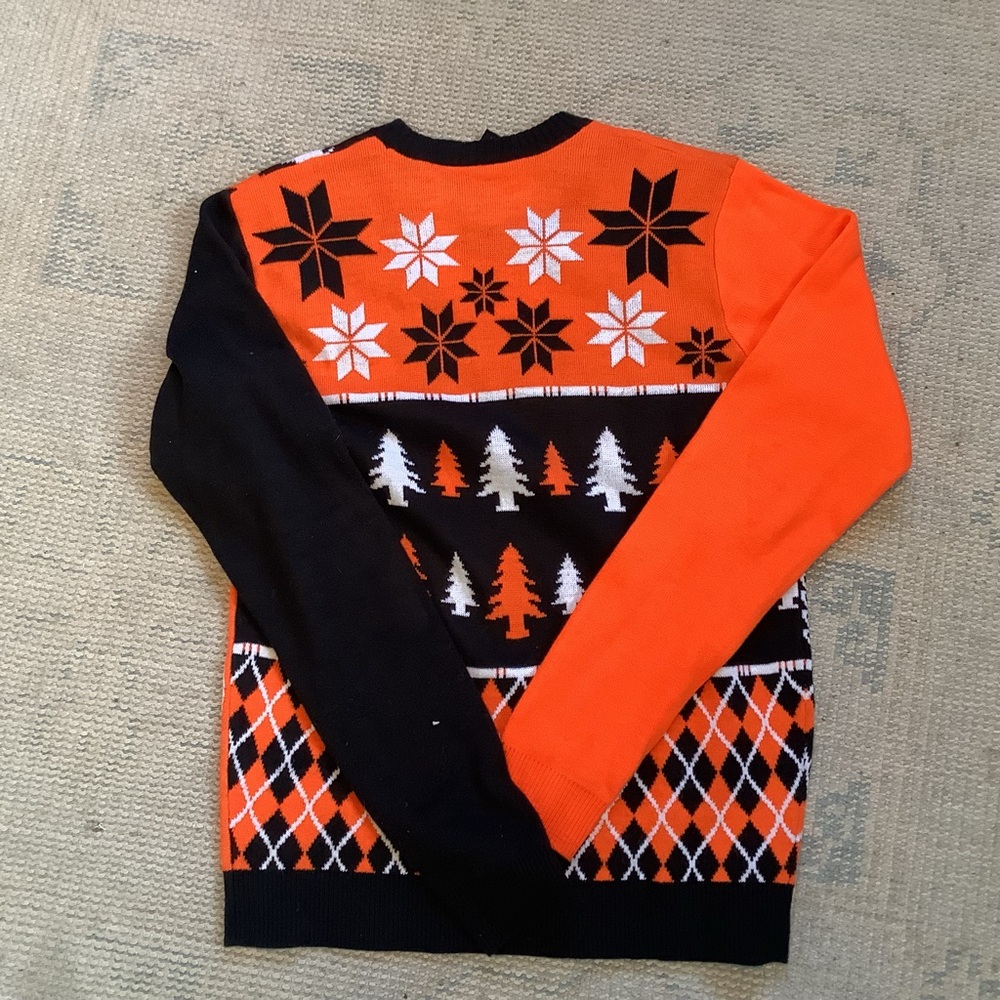 Philadelphia Flyers Sweater NHL Hockey Christmas Knit Men’s Med NWOT - Picture 3 of 4